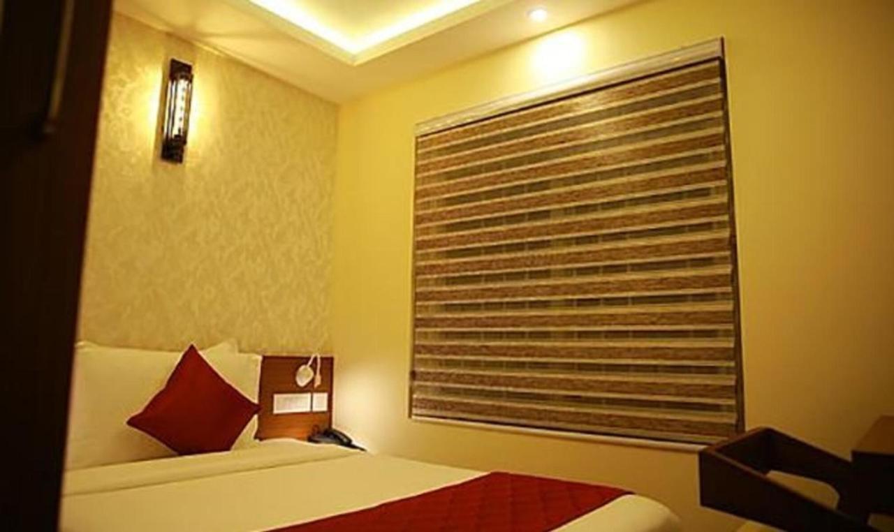 Fabhotel Prime D Chandlier Kochi Екстериор снимка